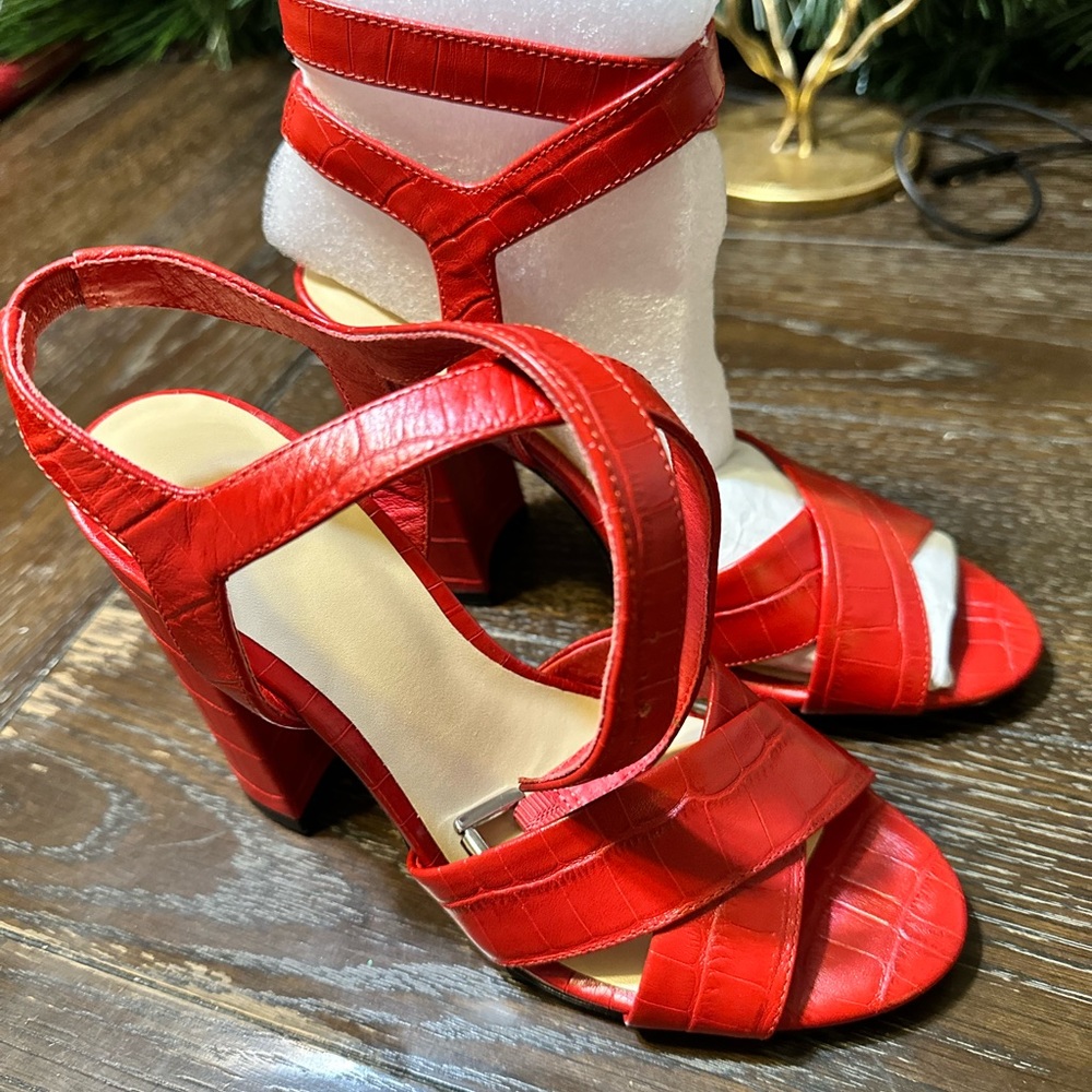 Marciano block heals.